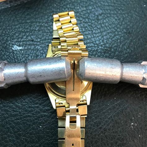 rolex bracelet adjustment tool